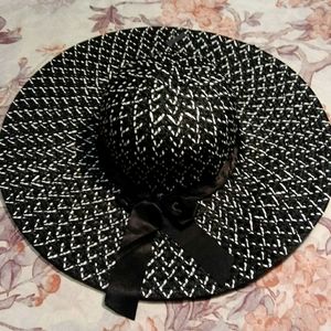 NWT Women's Floppy Hat
